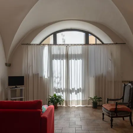 Apartment Characteristic In The Center Of Florence